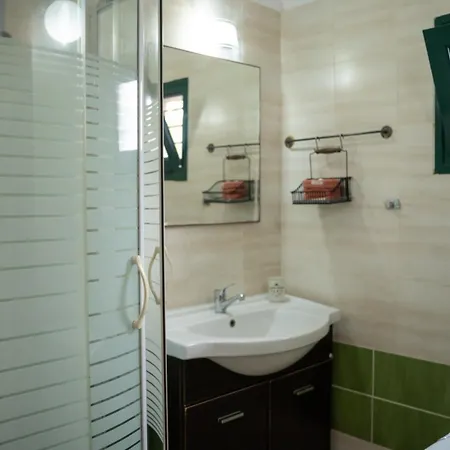 Freya Portaria Nyaraló Néa Mudaniá